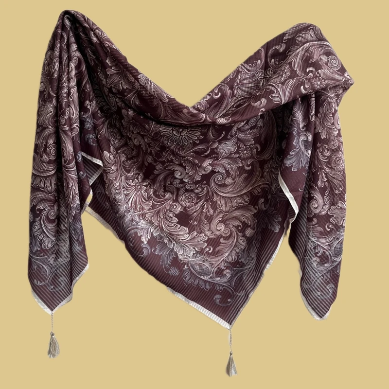 روسری الیاف نخی زنانه مدل کرکره ای دور دوخت منگوله دار کد 9271 با طول و عرض 130*130 سانتی‌متر