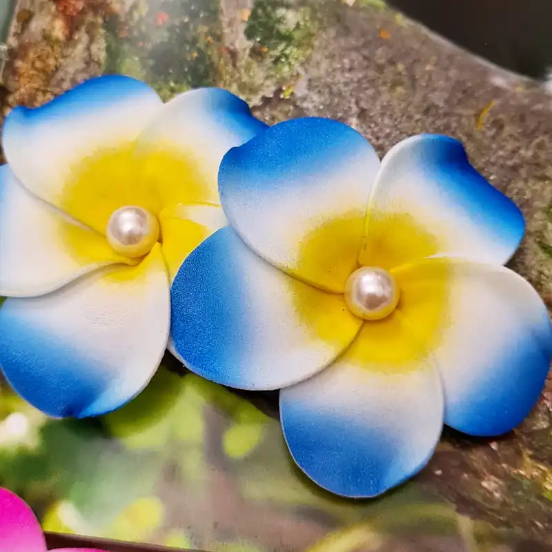 گیره مو زنانه مدل پلومریا مرواریدی پنج پر بسته 2 عددی