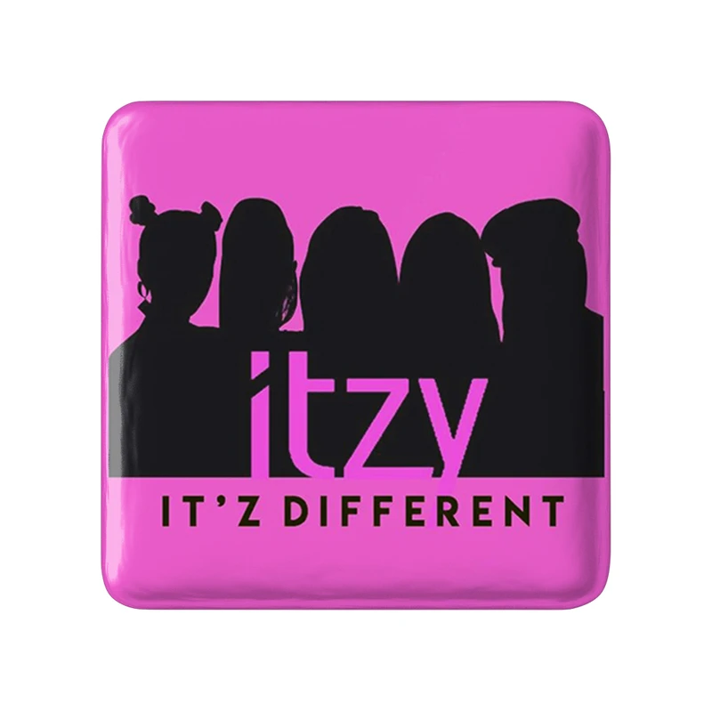 مگنت خندالو طرح گروه ایتزی ITZY مدل مربعی کد 20234