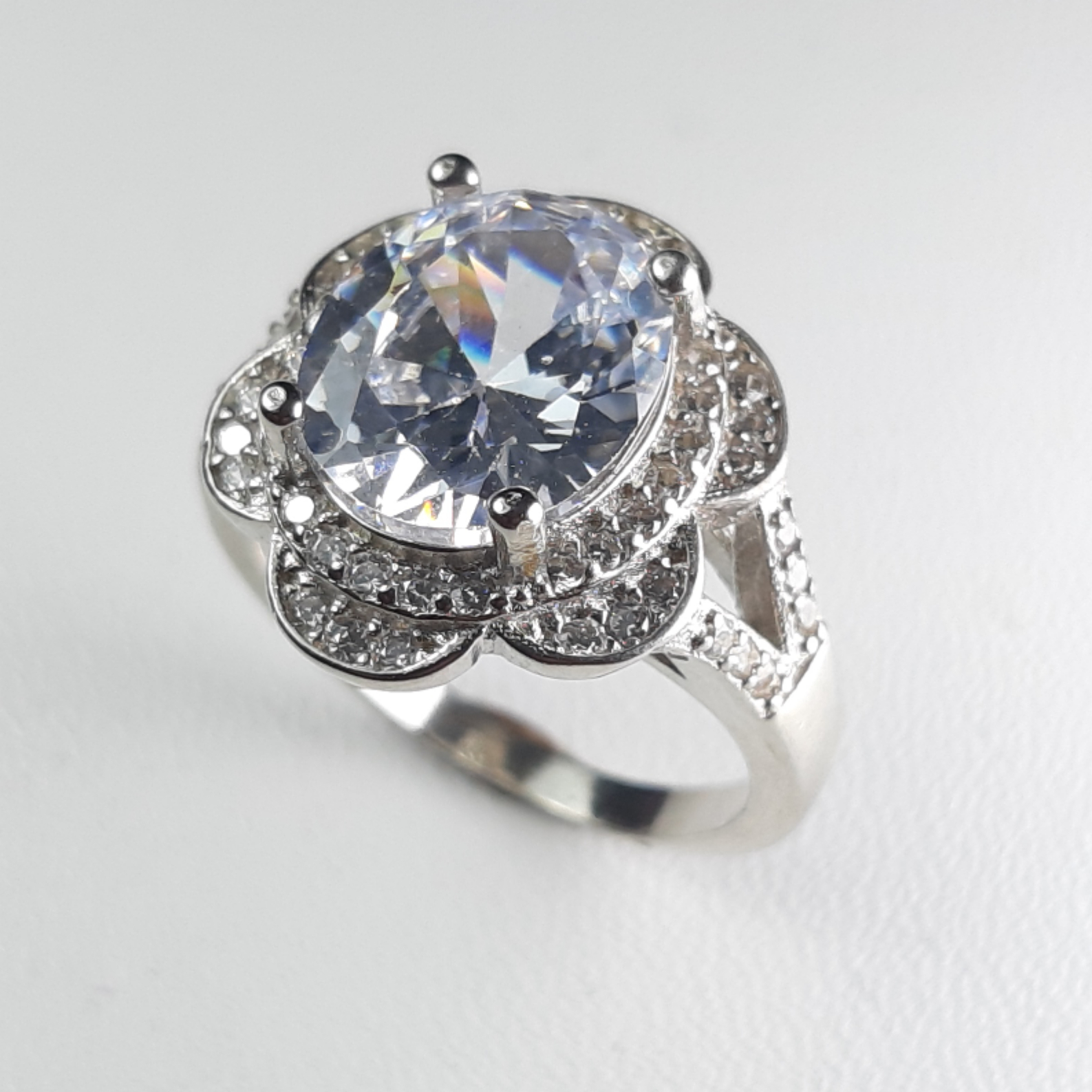 انگشتر نقره زنانه مدل 04