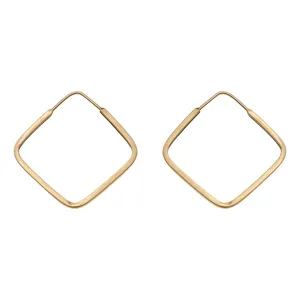 گوشواره طلا 18 عیار زنانه دوست خوب مدل مربع dk524