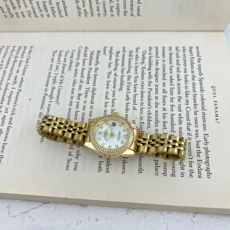 ساعت مچی عقربه ای زنانه مدل W4027