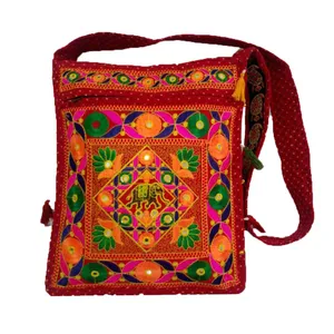 کیف سنتی رودوشی زنانه مدل سوزندوزی کد A-109