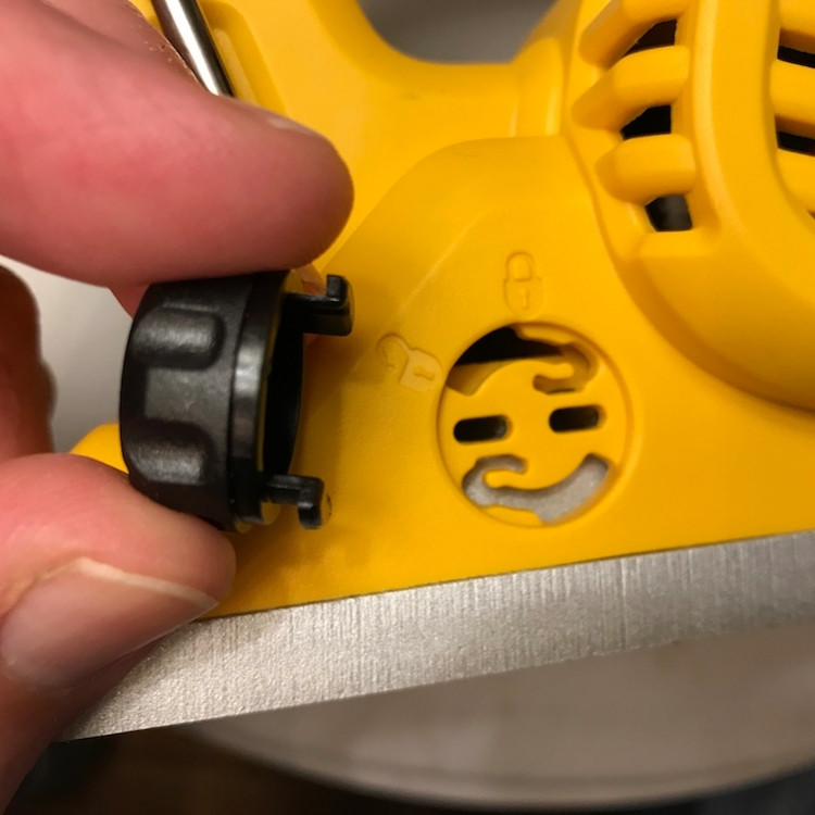 رنده نجاری شارژی دیوالت مدل DCP580NT رنده نجاری شارژی دیوالت مدل DCP580NT