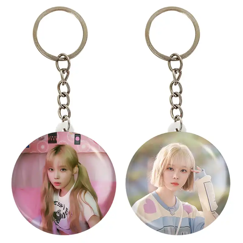 جاکلیدی خندالو مدل وینتر گروه آسپا Aespa کد 1974419740 مجموعه 2 عددی