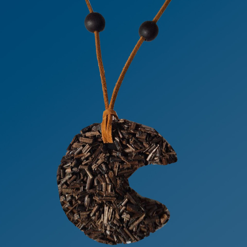 گردنبند دست ساز زنانه مدل ماه چوب طبیعی و بند چرمی