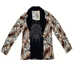 بلوز آستین بلند زنانه مدل پلنگی نگین دار Z2003