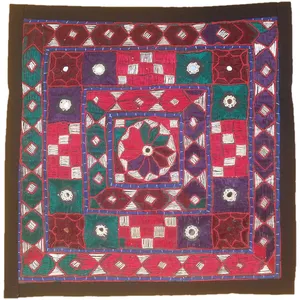 رومیزی سوزن دوزی مدل عسلی کد SOO92