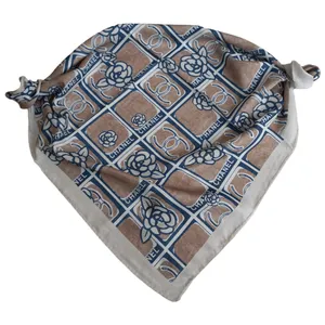 روسری زنانه شانل مدل پاییزی چهارخانه گلدار