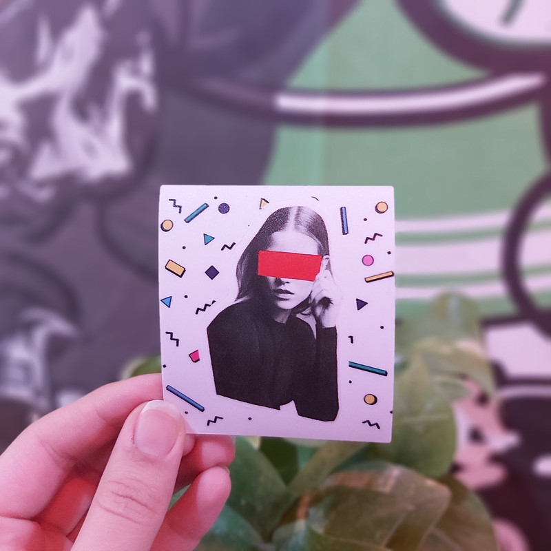 استیکر لپ تاپ طرح دختر کد 0019