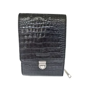 کیف رودوشی زنانه سرزمین چرم مدل فارا کد 301311