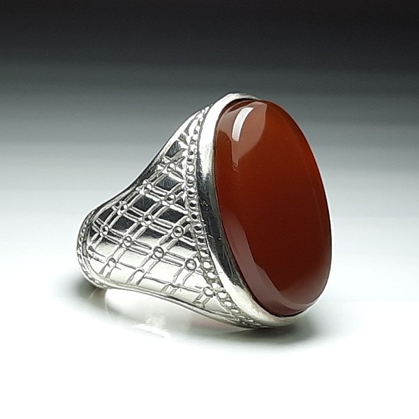 انگشتر نقره مردانه مدل عقیق آلبالویی یمن