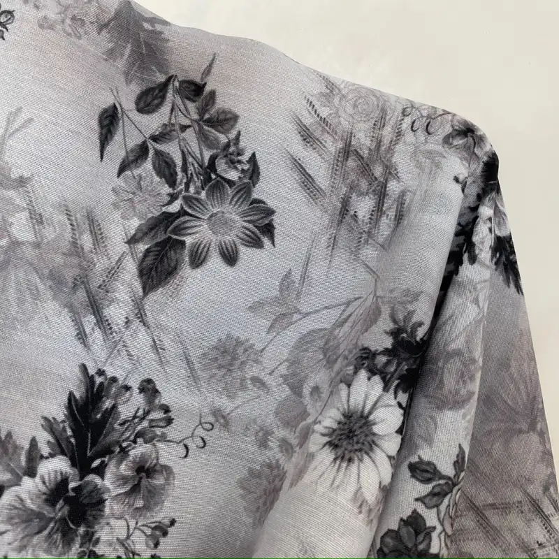 روسری زنانه مدل نخ اسپان منگوله دار کد 1611