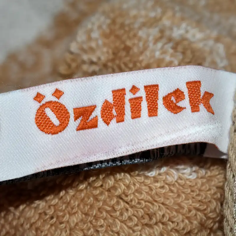 حوله حمام ازدیلک مدل Gissele سایز 70x140 سانتی متر