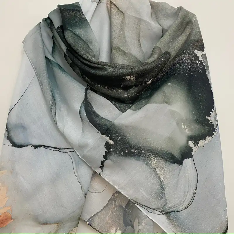 روسری زنانه مدل نخ اسپان منگوله دار کد A007