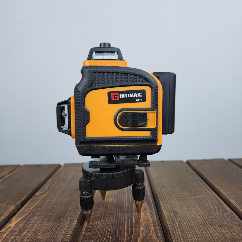 تراز لیزری صنعتی اینتیمکث کد 2121 به همراه ریموت کنترل