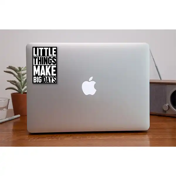 استیکر لپ تاپ طرح چیز های کوچک روزهای بزرگ میسازند کد 1111MMIX