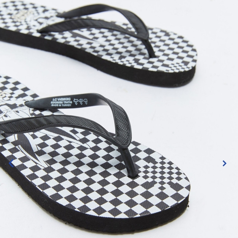 دمپایی لاانگشتی زنانه ال سی وایکیکی مدل طبی شطرنجی