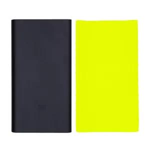 شارژر همراه  شیائومی مدل  Mi Power Bank  با ظرفیت  10000 میلی آمپر ساعت  به همراه یک عدد  کاور سیلیکونی