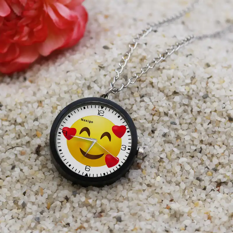 ساعت گردنبندی عقربه ای ناکسیگو مدل ایموجی کد NF12788
