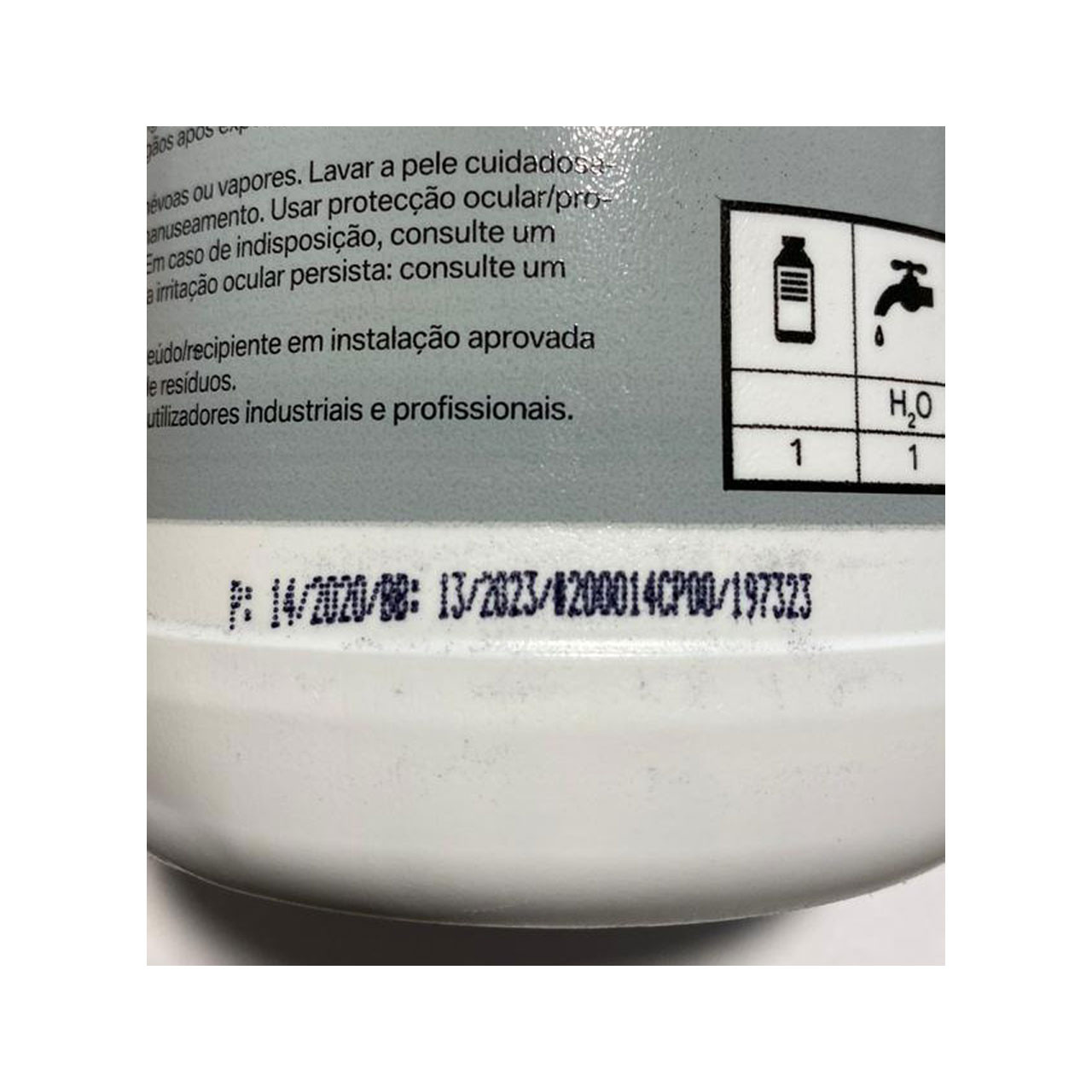 ضد یخ خودرو بی ام دابلیو مدل 20-2019 حجم 1500 میلی لیتر