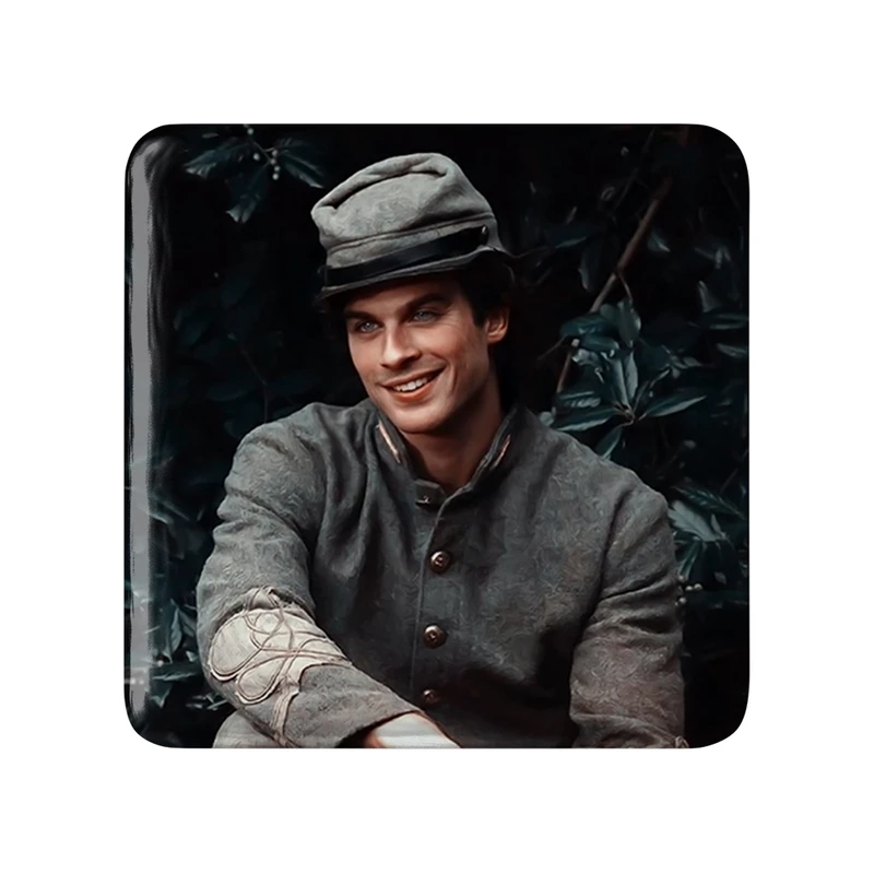 مگنت خندالو طرح دیمون خاطرات یک خون آشام The Vampire Diaries مدل مربعی کد 20249