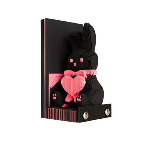 مجسمه مدل خرگوش با قلب سه بعدی کاغذی