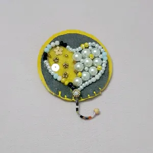 گل سینه زنانه مدل تمشک 0035