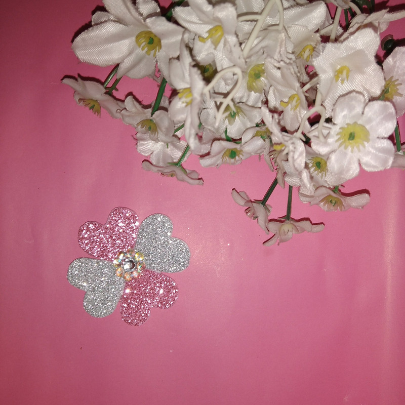 سنجاق سینه دخترانه مدل 2137 سنجاق سینه دخترانه مدل 2137