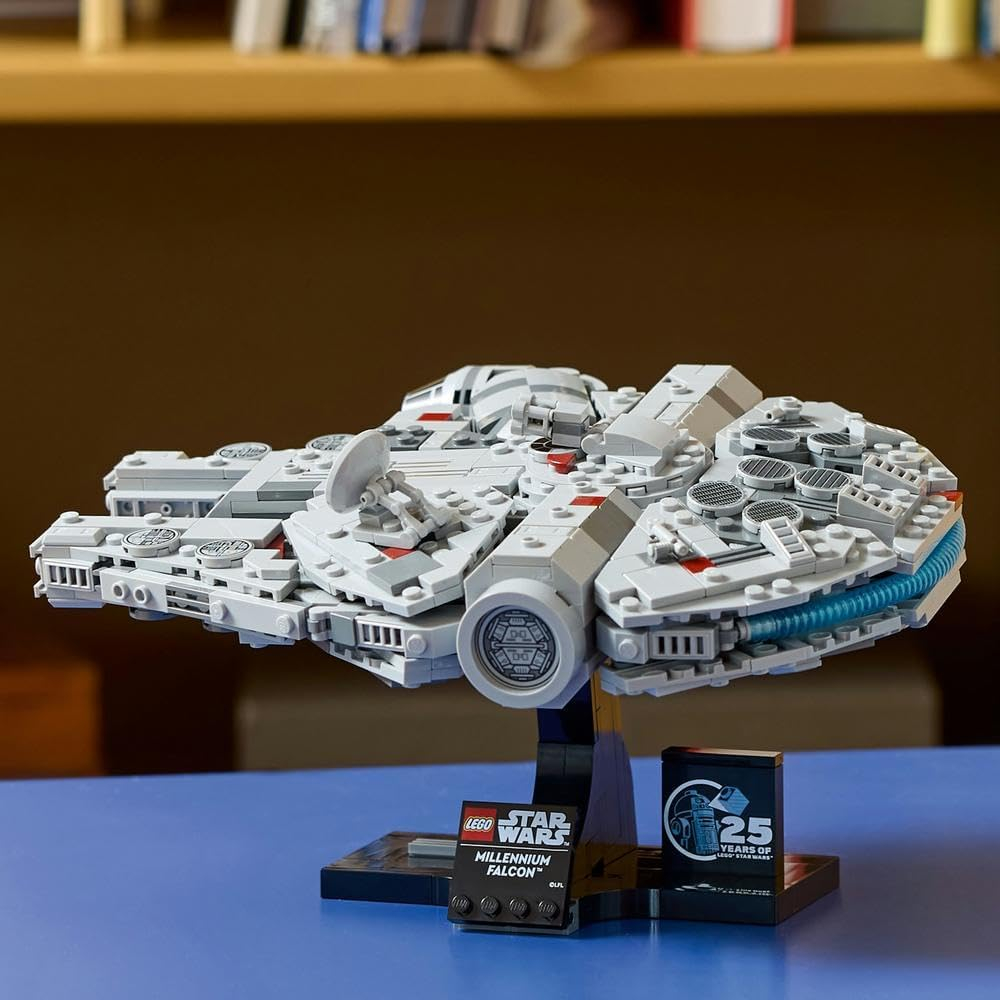 لگو سری استاروارز مدل Millennium Falcon کد 75375 لگو سری استاروارز مدل Millennium Falcon کد 75375