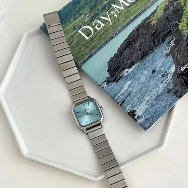 ساعت مچی عقربه ای زنانه مدل کلاسیک bl