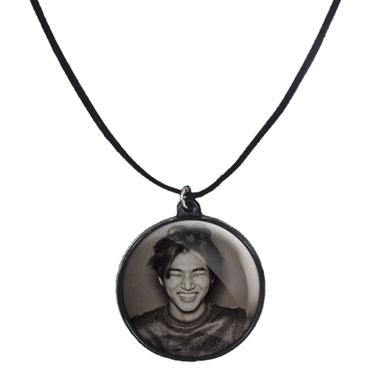 گردنبند پرمانه طرح گروه موسیقی BIG BANG کد pmb.15152 مدل دو طرفه