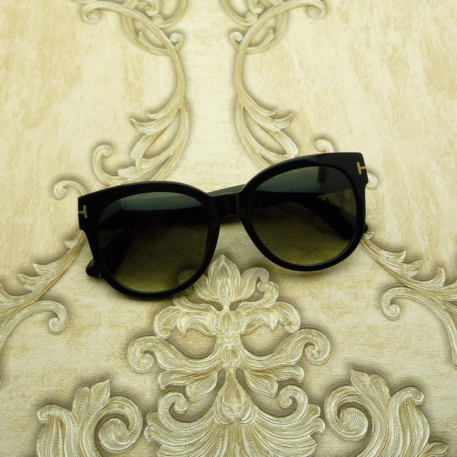 عینک آفتابی زنانه تام فورد مدل 9352-01A -  - 9