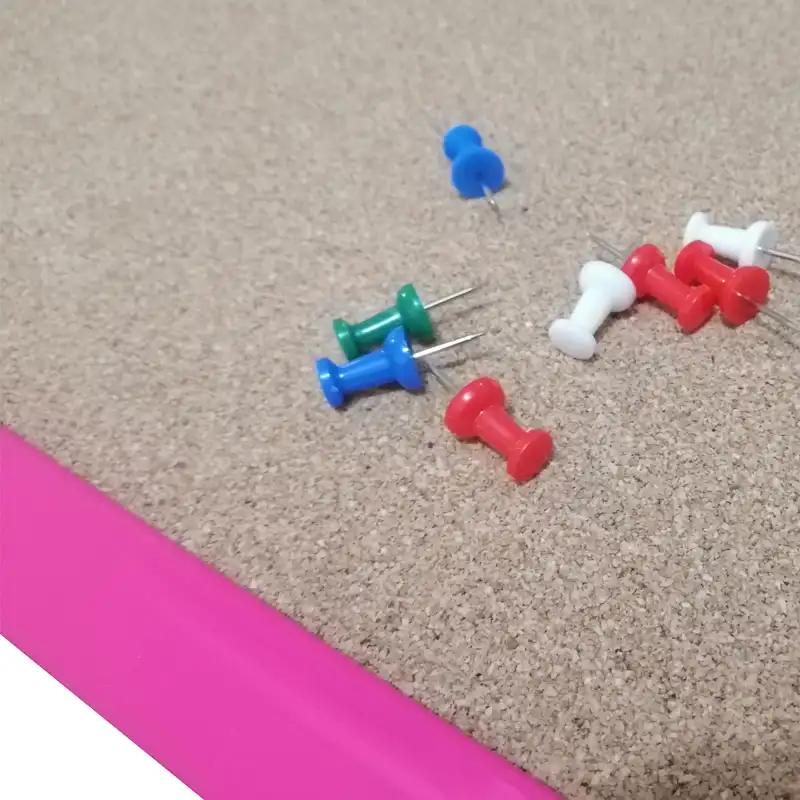 تابلو اعلانات پی اند ام پروداکتس کد 4560 سایز 45x60 سانتی متر