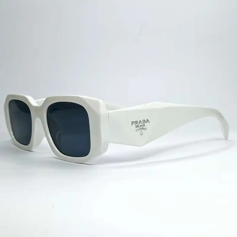 عینک آفتابی  مدل دسته سه بعدی