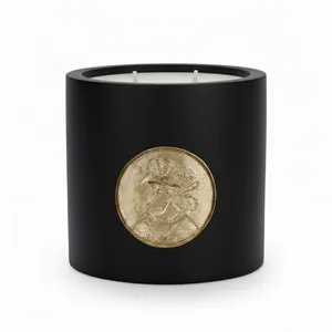 تخفیف شمع دست‌ساز معطر مدل موم عسل با رایحه اسطوخودوس زمان اتمام 90 ساعت