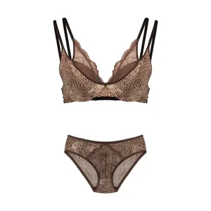 ست شورت و سوتین زنانه مدل  اسفنجی نیم جک دار پلنگی دوبل