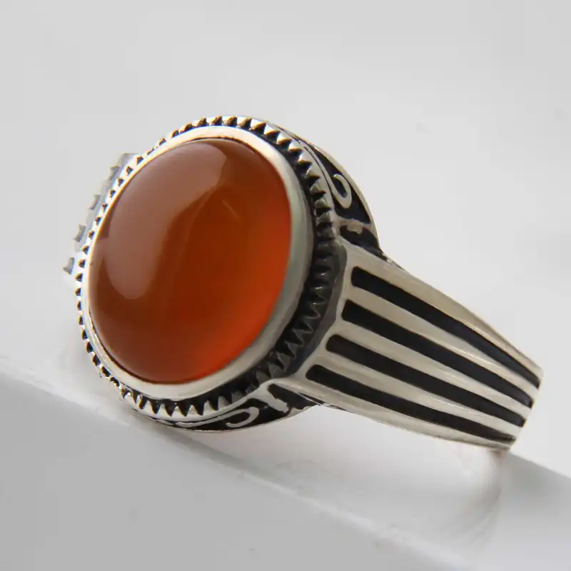 انگشتر نقره مردانه بازرگانی میلادی مدل سنگ  عقیق یمنی کهنه رکاب دست ساز سیاه قلم کد AM_2179