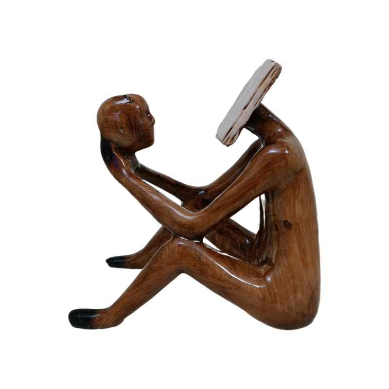 مجسمه مدل مرد کتابخوان