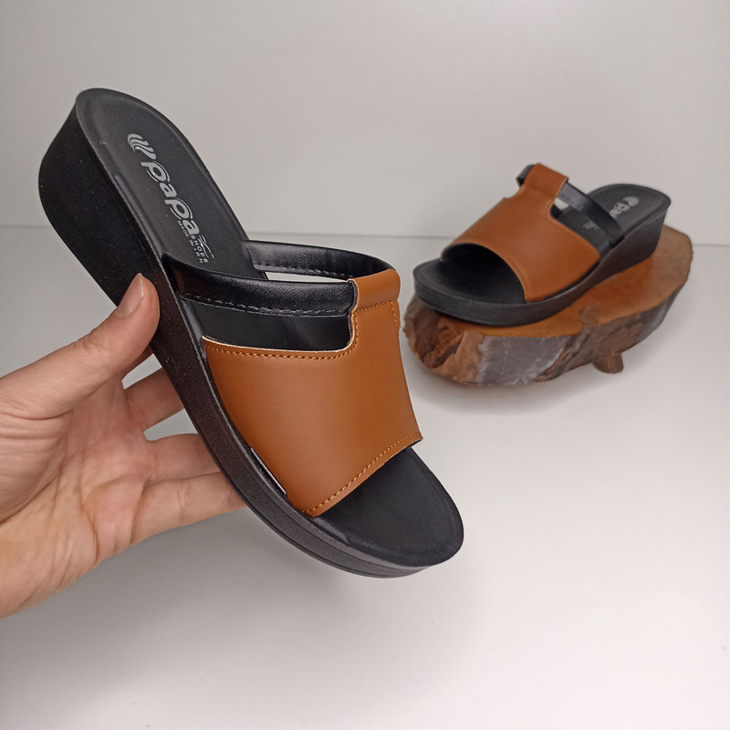 دمپایی زنانه پاپا مدل آنا کد 1629