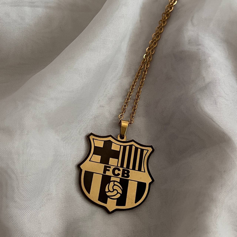 گردنبند مدل تیم فوتبال بارسلونا
