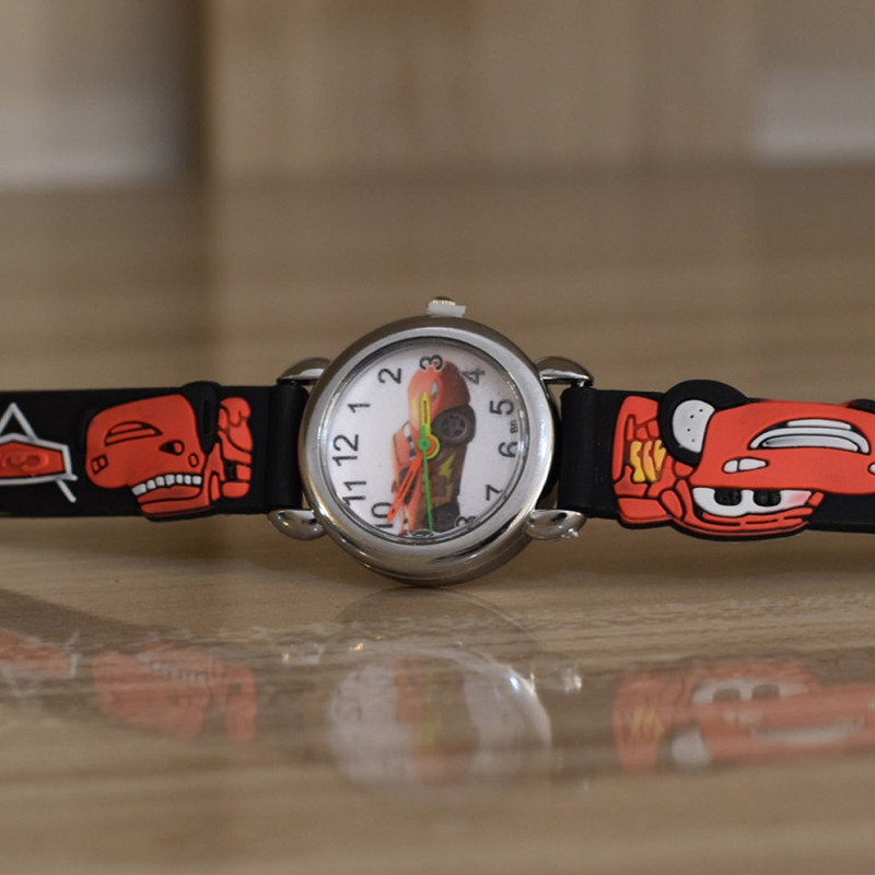 ساعت مچی عقربه ای طرح ماشین ساعت مچی عقربه ای طرح ماشین
