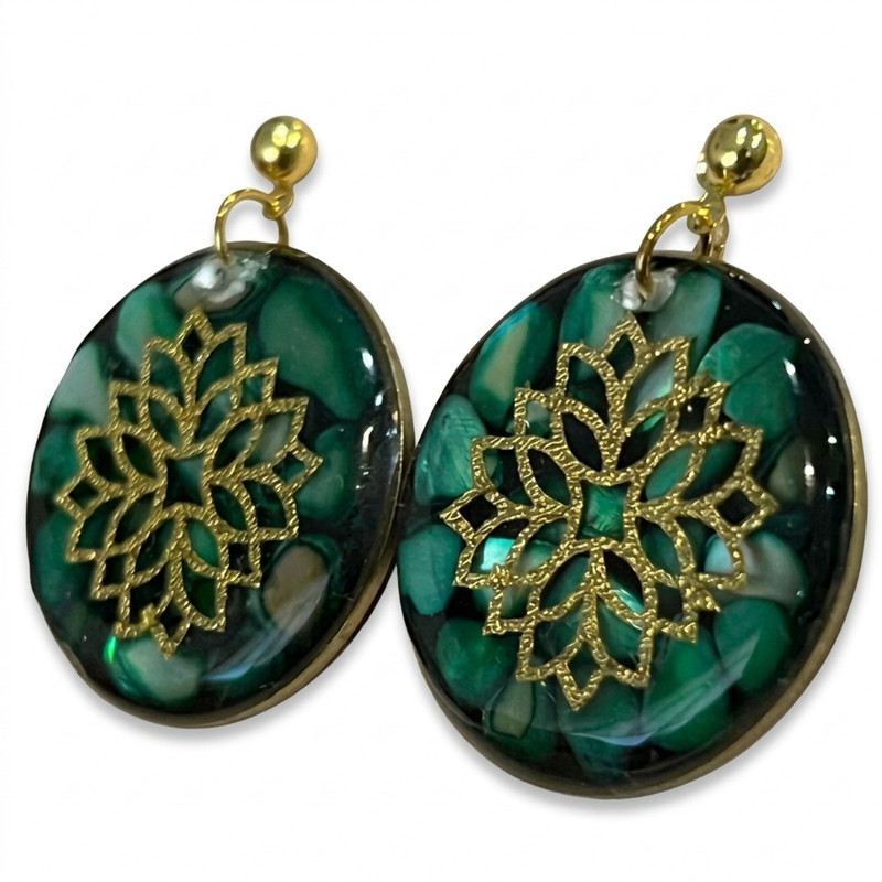 گوشواره دست دوز زنانه مدل شمسه زمردی
