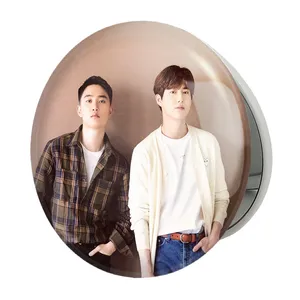 آینه جیبی خندالو طرح سوهو و کیونگسو گروه اکسو EXO مدل تاشو کد 16854 