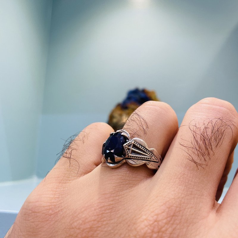 انگشتر نقره مردانه مدل دستساز سنگ یاقوت کبود