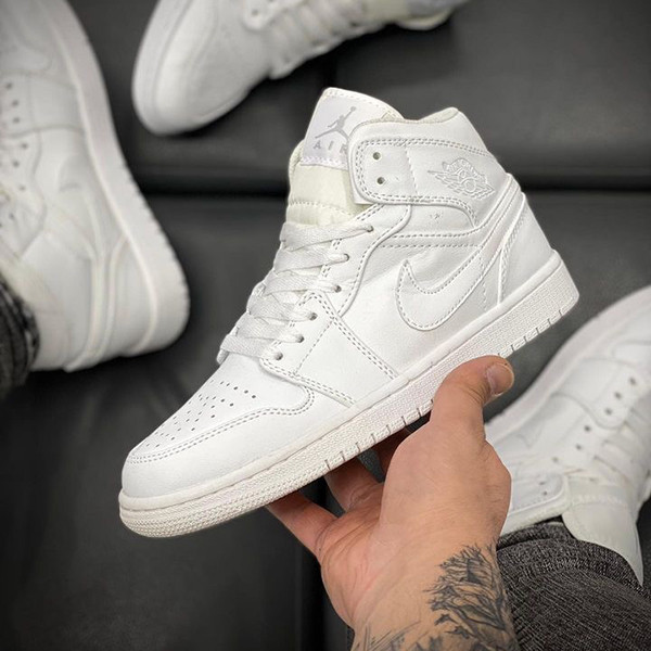 کفش پیاده روی مدل Air Jordan 1 ساق دار