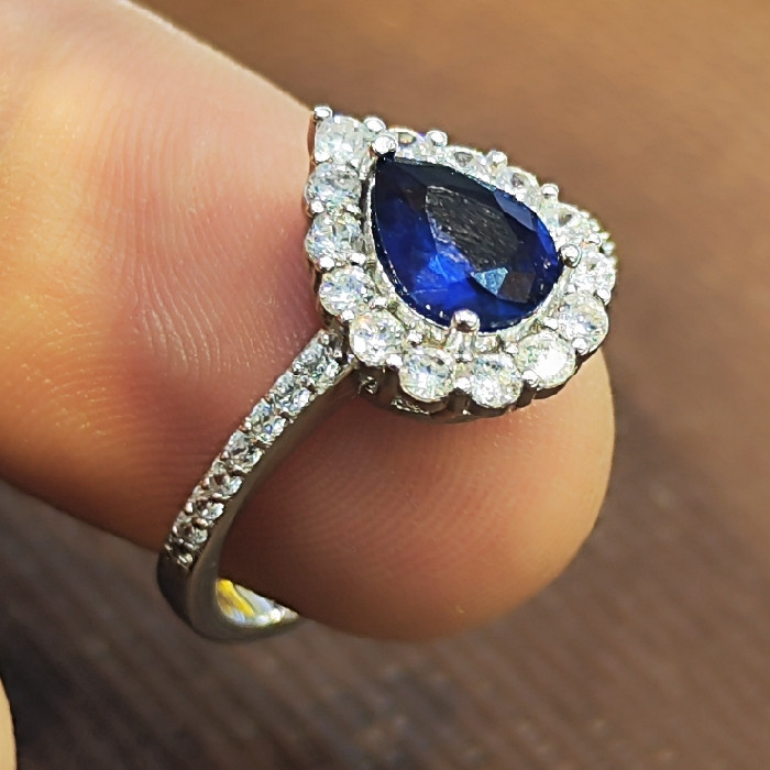 انگشتر نقره زنانه نقره جات بافندگان مدل سنگ یاقوت کبود کد 1210