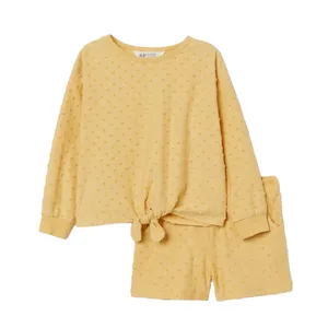 ست تی شرت آستین بلند و شلوارک دخترانه اچ اند ام مدل 3399