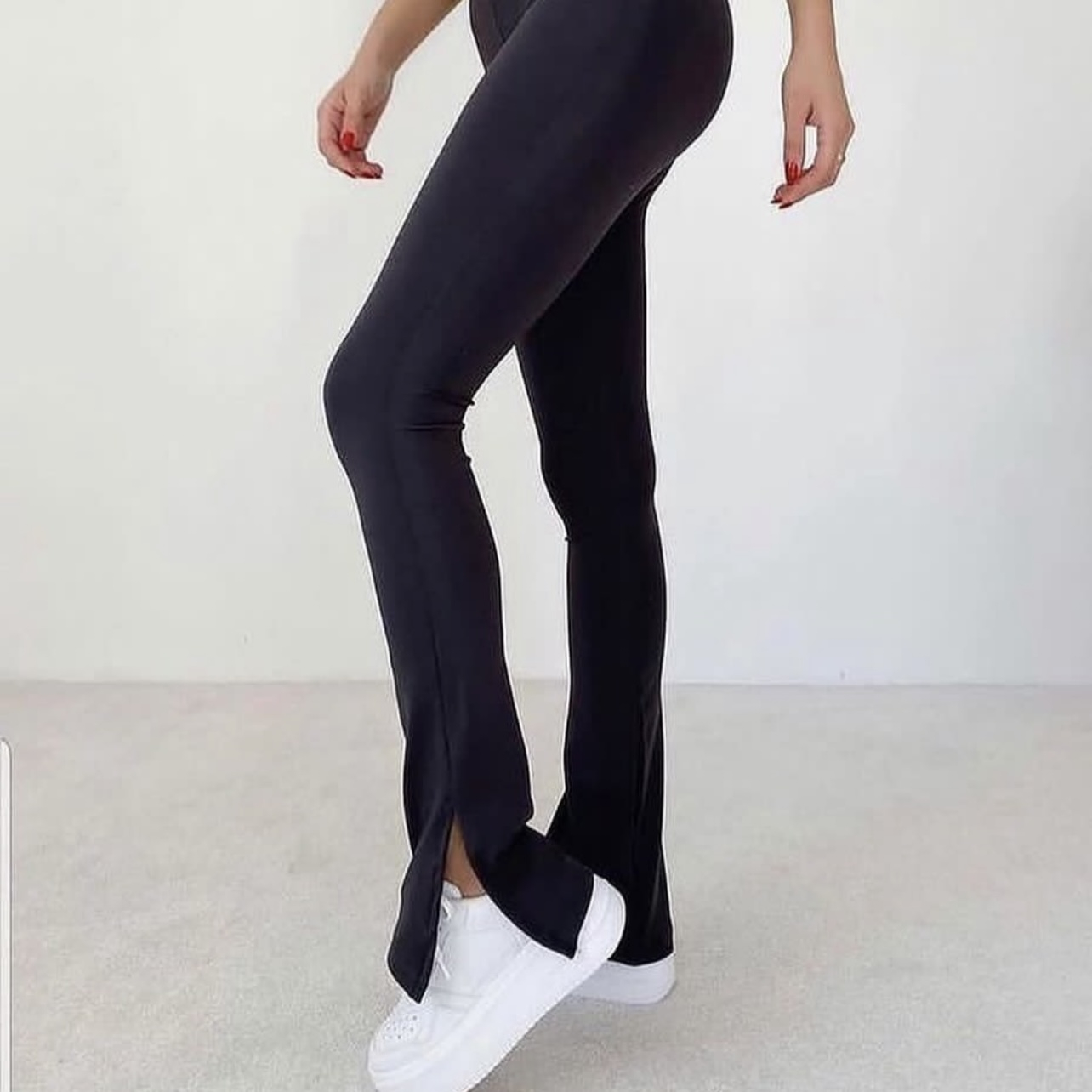 شلوار زنانه کژین دوخت مدل کبریتی چاک دار رنگ مشکی