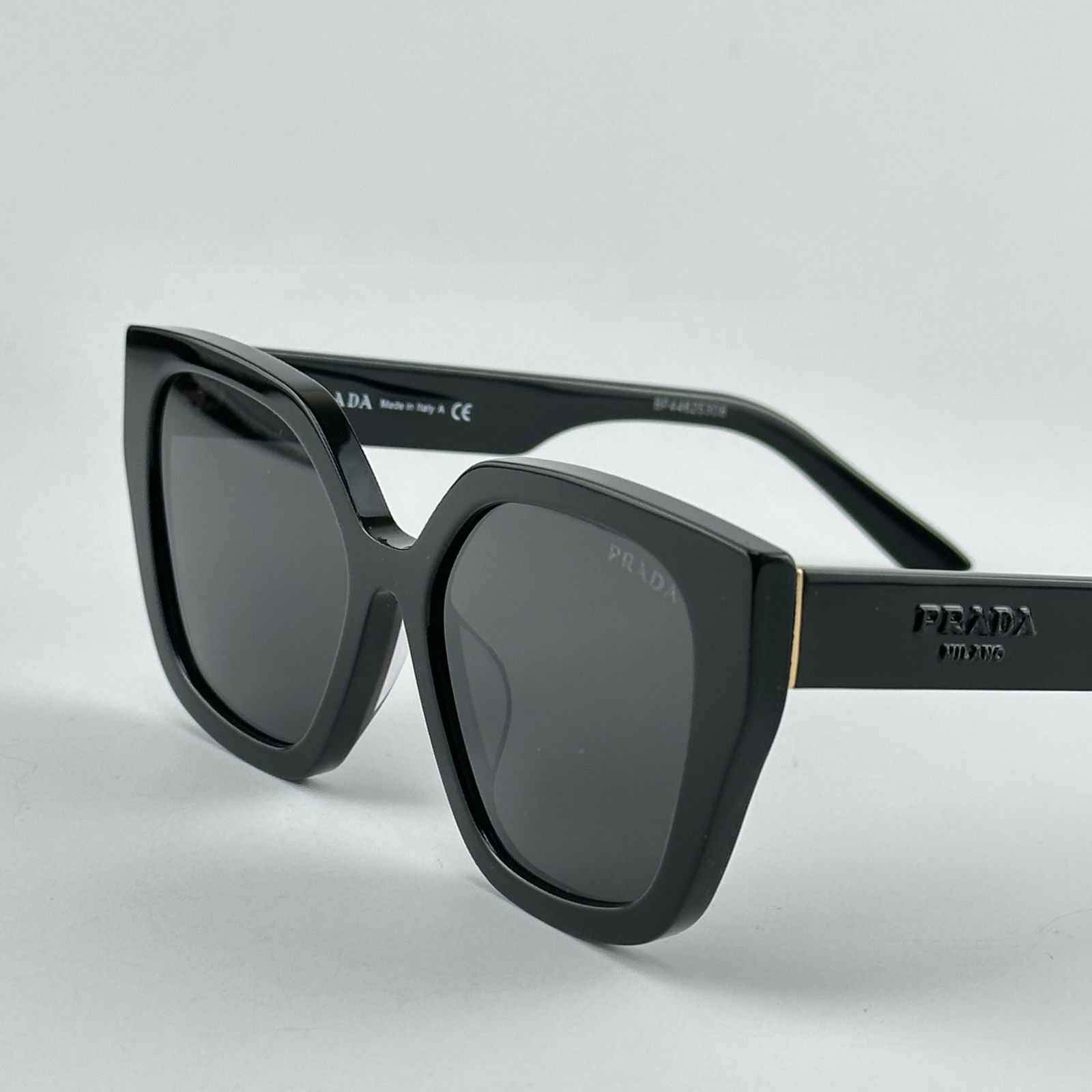 عینک آفتابی زنانه پرادا مدل SPR24X-F -  - 3